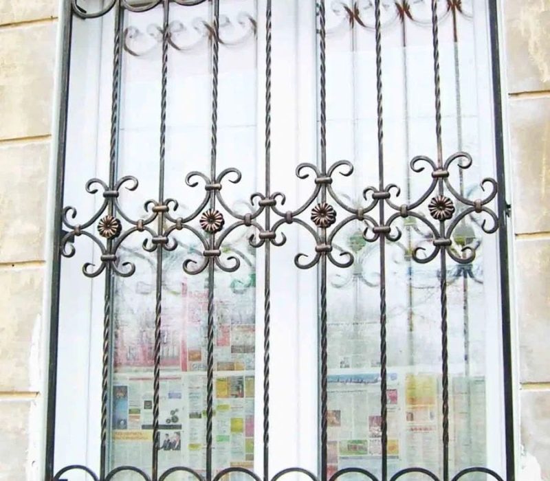 reshyotka-kovanniy-min (1)